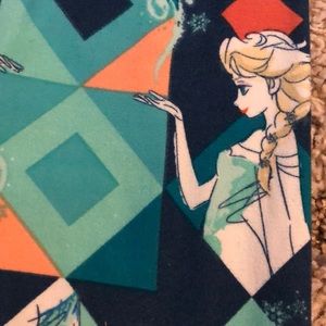 LuLaRoe Bottoms - Elsa leggings s/m LuLaRoe Bottoms - Elsa leggings s/m